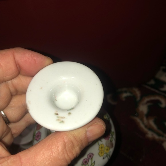 Vintage White Floral Accented Candle Holders. Table candles, home decor, used - Picture 6 of 7